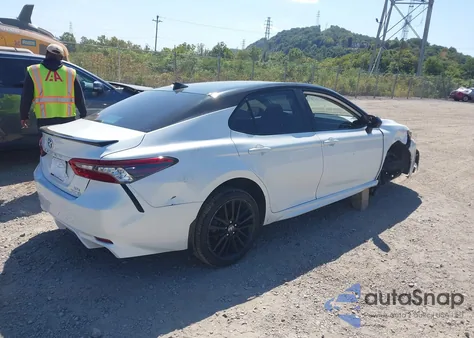 2022 Toyota Camry Xse Hybrid z USA, uszkodzony, nr VIN 4T1K31AK3NU044155